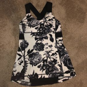 Lululemon black and white floral brisk bloom Tank